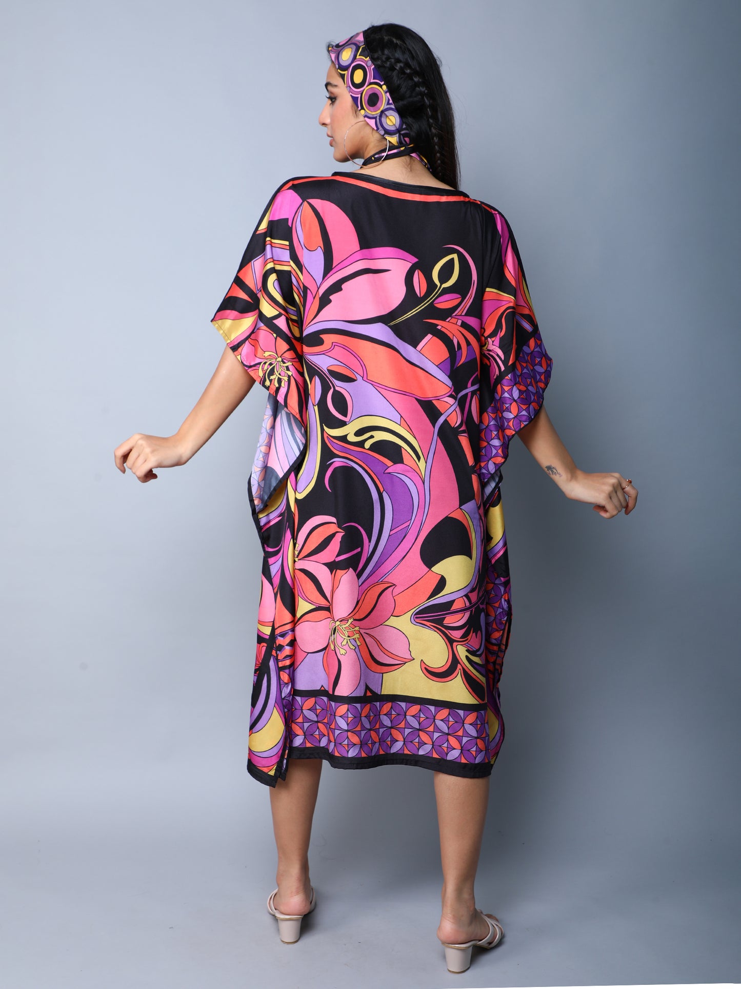 Elegant Abstract Print Satin Kaftan Dress – Pink